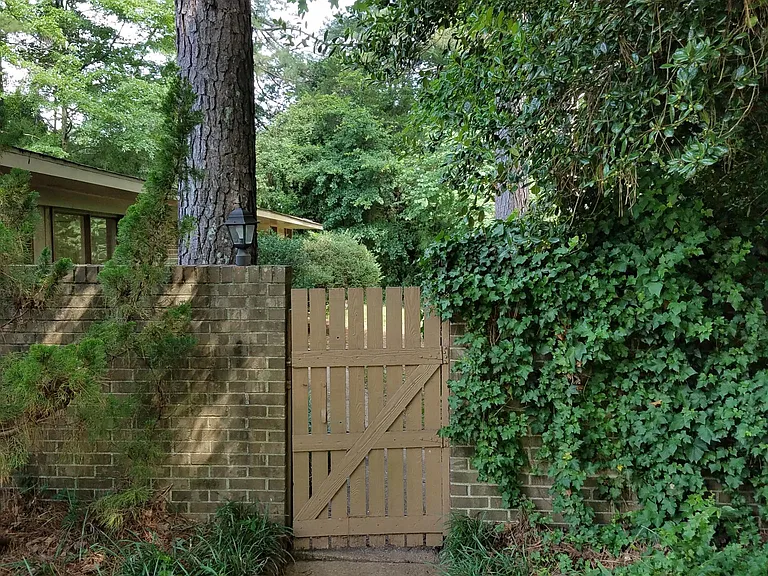 304 Tullahoma Dr — Photo 3