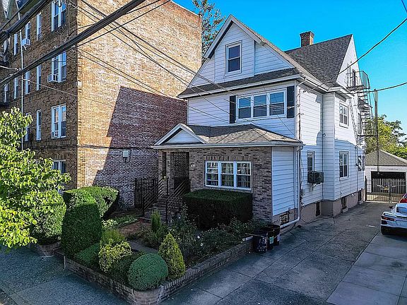 2nd image of 1814 Avenue