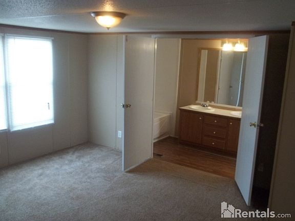 4th image of 903 Hummingbird Dr