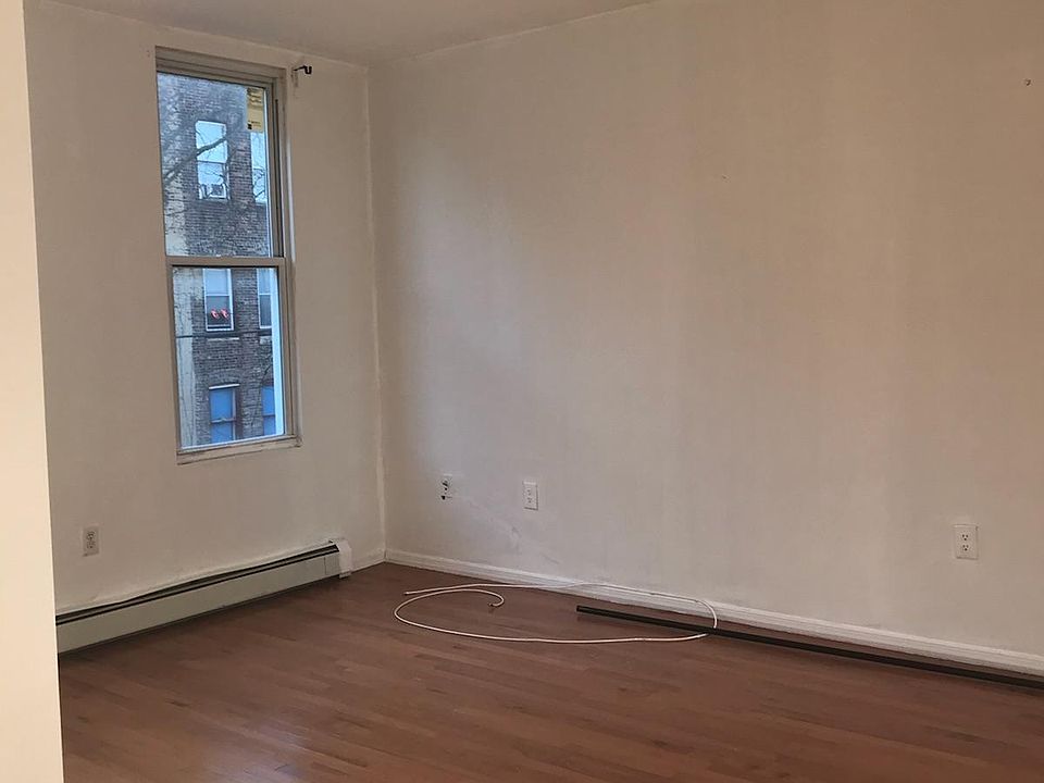 2nd image of 213 49th St #2