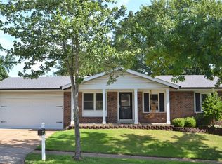 1313 Fenton Hills Rd, Fenton, MO 63026