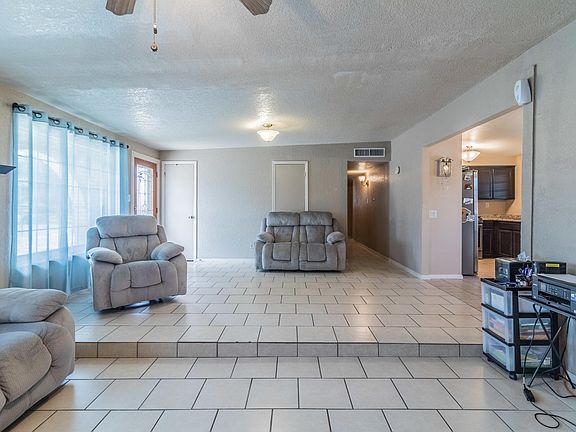 4th image of 801 Chapala Ct
