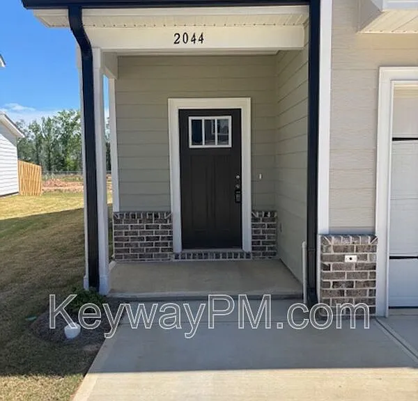 2044 Denmark Ave — Photo 3