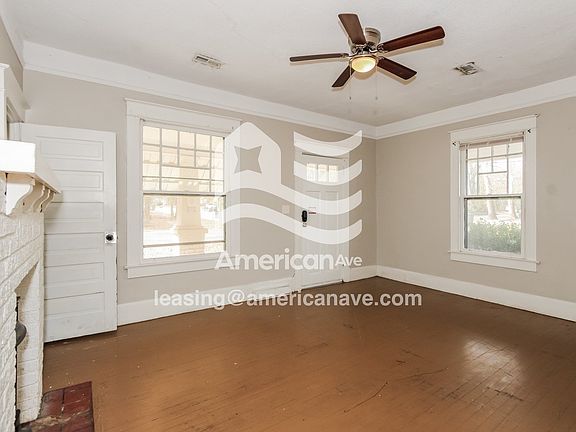 14271_003_living_room_3.jpg