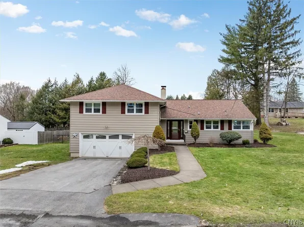 3 Wheatley Cir, Utica, NY 13501