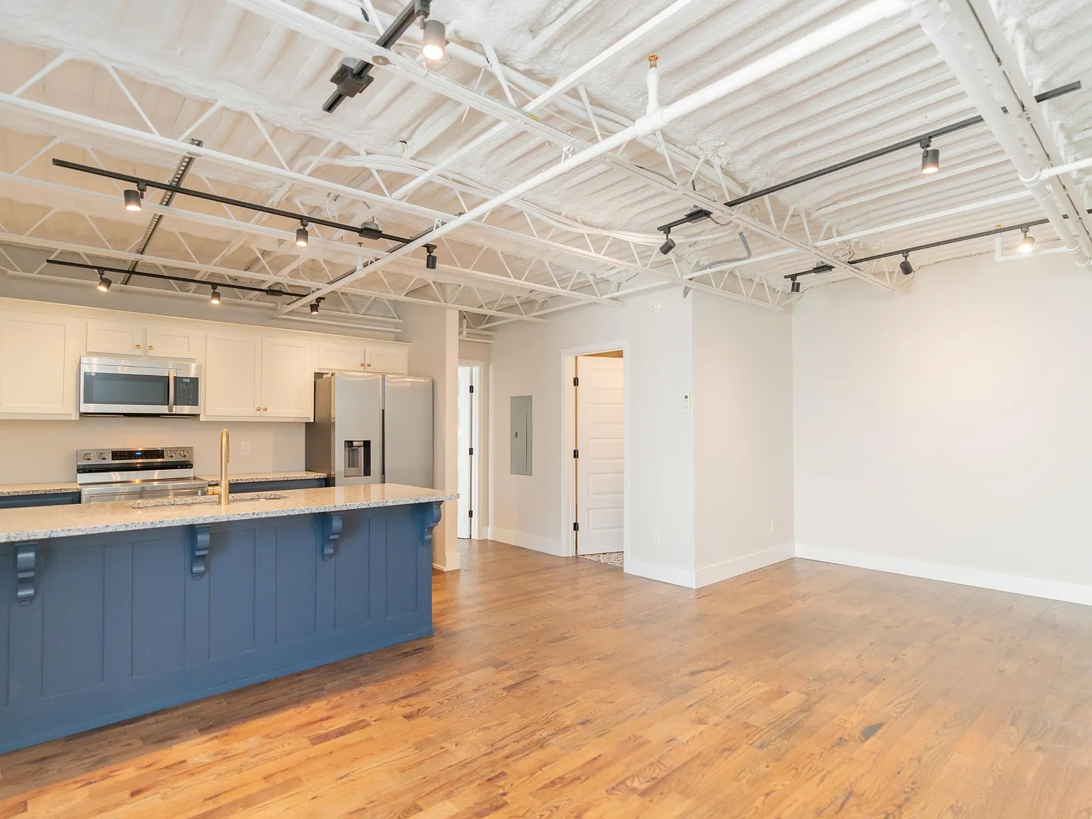 1 bed, 1.0 bath, 770 sqft, $1,650 — Photo 3