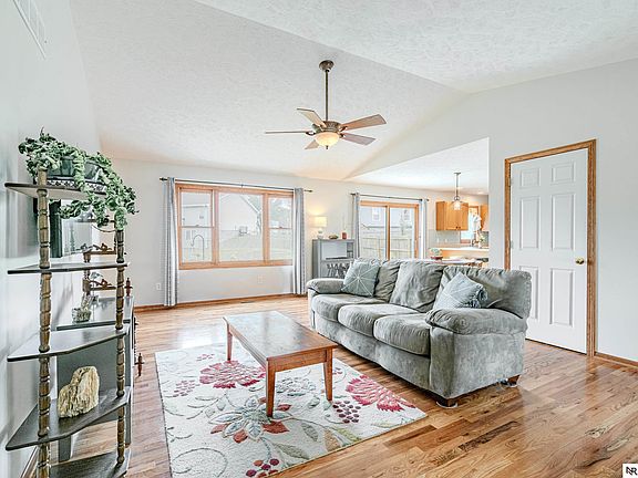 4th image of 4111 W Leighton Ave