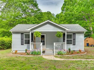 221 Leisure Ln, Catawba, SC 29704