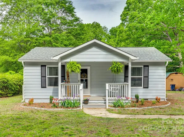 221 Leisure Ln, Catawba, SC 29704