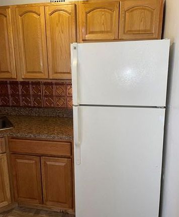 3rd image of 632 Warburton Ave APT 5K