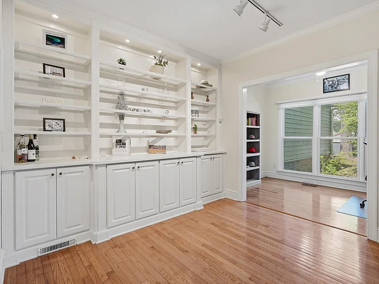 7514 Wellesley Park S — Photo 18