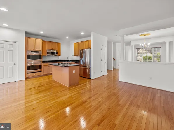 2457 Battery Hill Cir, Woodbridge, VA 22191