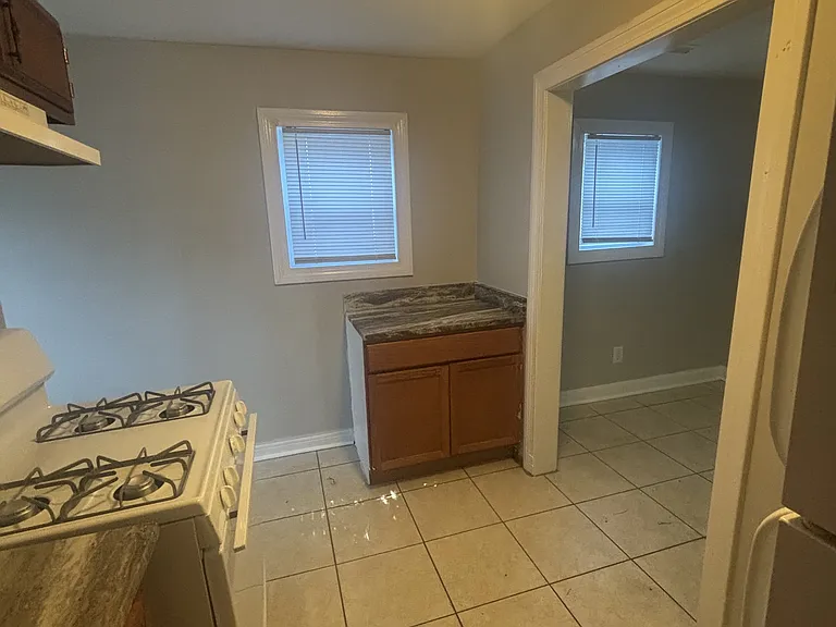 3665 Parthenia Ave — Photo 7