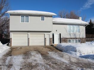 108 W Wachter Ave, Bismarck, ND 58504