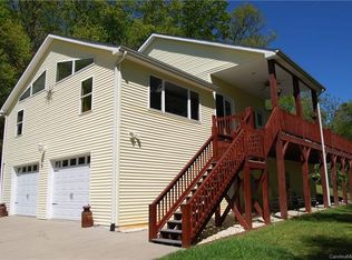 205 Bear Ct, Fairview, NC 28730