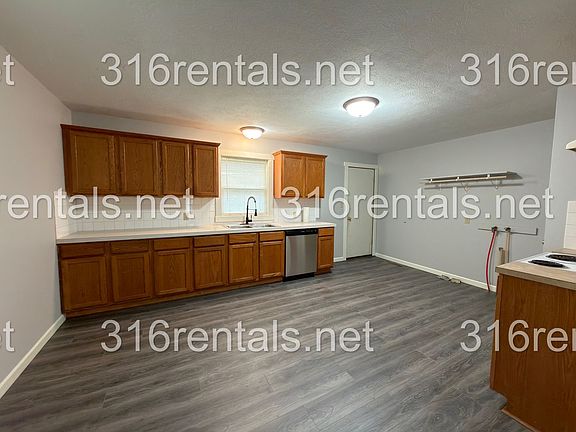 3rd image of 231 Larry St
