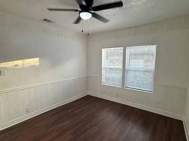 878 Granville Dr — Photo 9