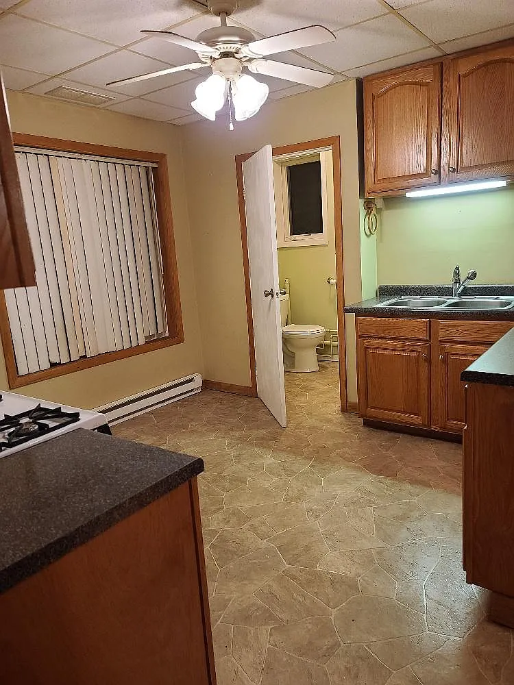 2 bed, 1.5 bath, 1292 sqft, $1,450 — Photo 4