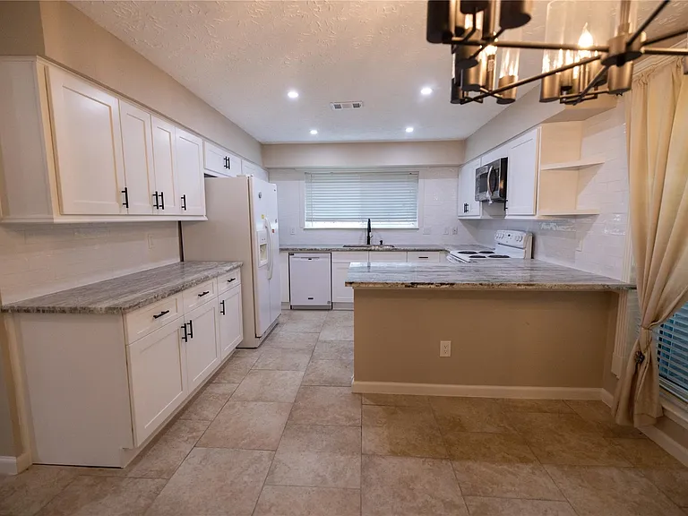10323 Lone Brook Dr — Photo 5