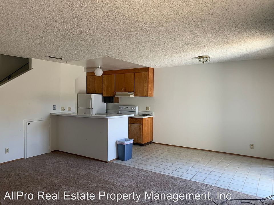 2nd image of 42791 Mayfair Park Ave