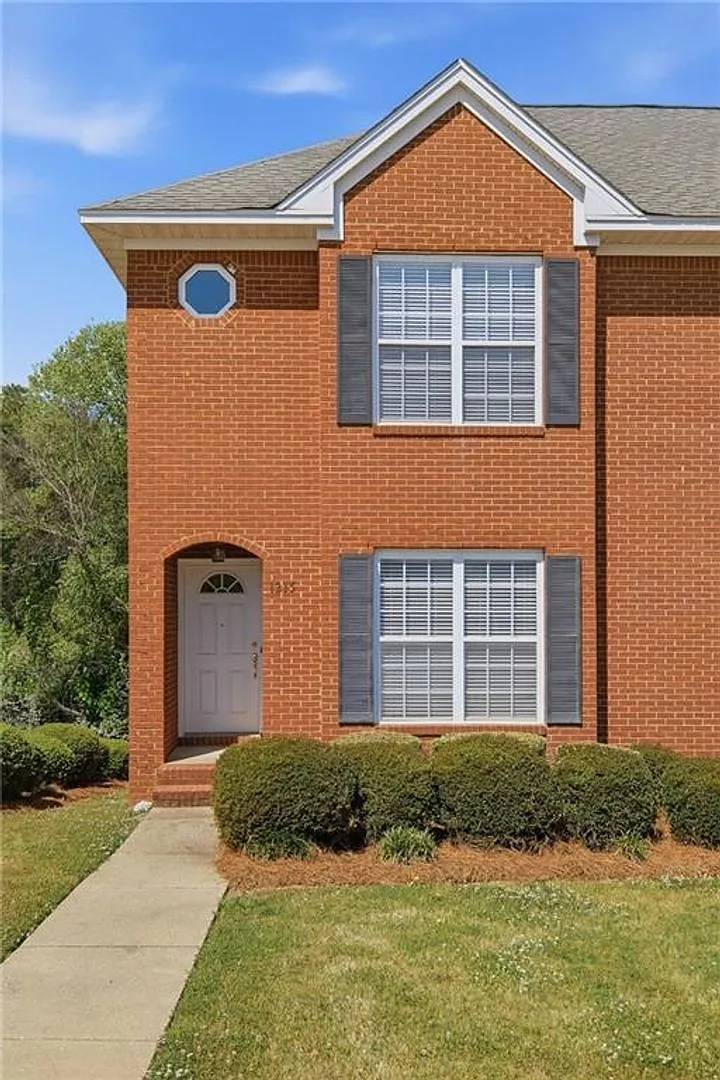 Brick Townhome in Meadowbrook! — Photo 1