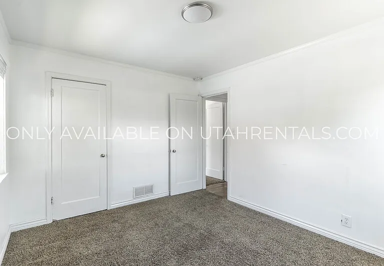 1345 N 300 W — Photo 19