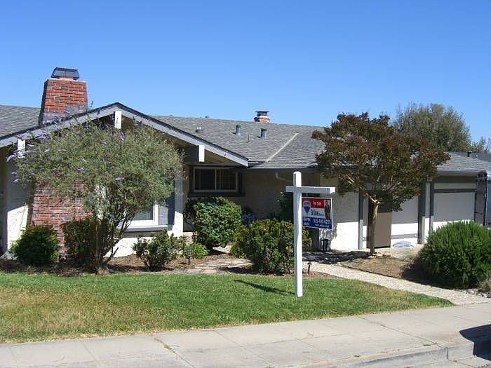 1st image of 545 Briarwood Ct