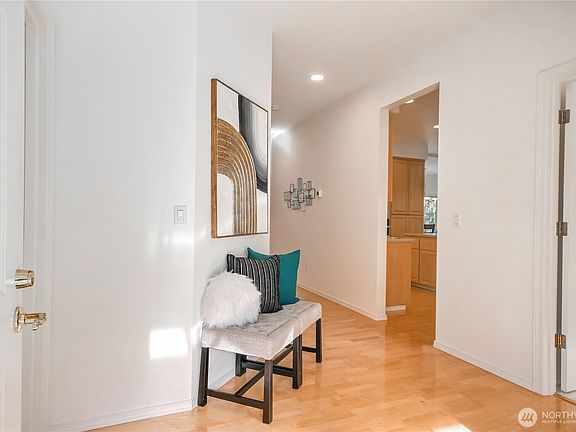 4th image of 22634 SE 44th Place #2620