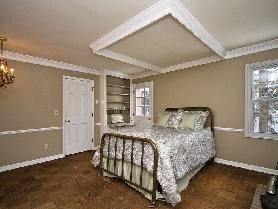 1st image of 302 Northlawn Ave