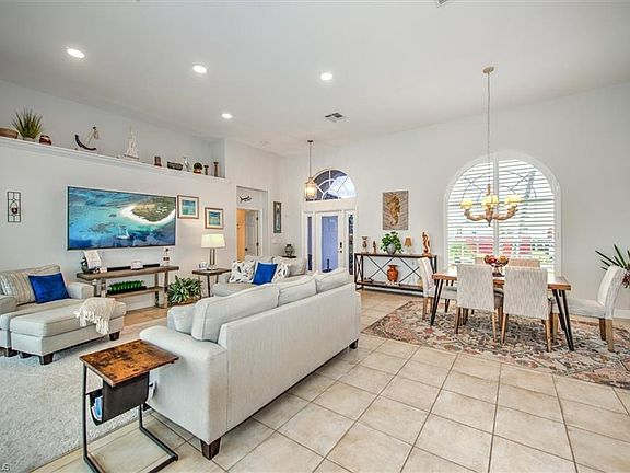5th image of 371 Capistrano CT