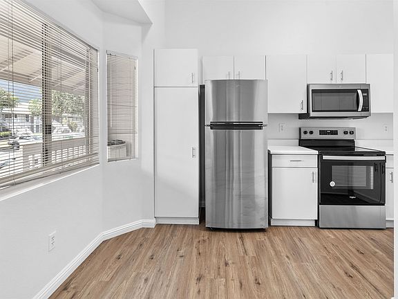 4th image of 33 Waiaka Ln APT 202