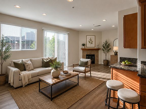 3rd image of 2653 Orange Ave #F