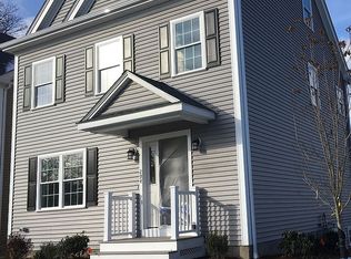 12 Waverley St, Waltham, MA 02453