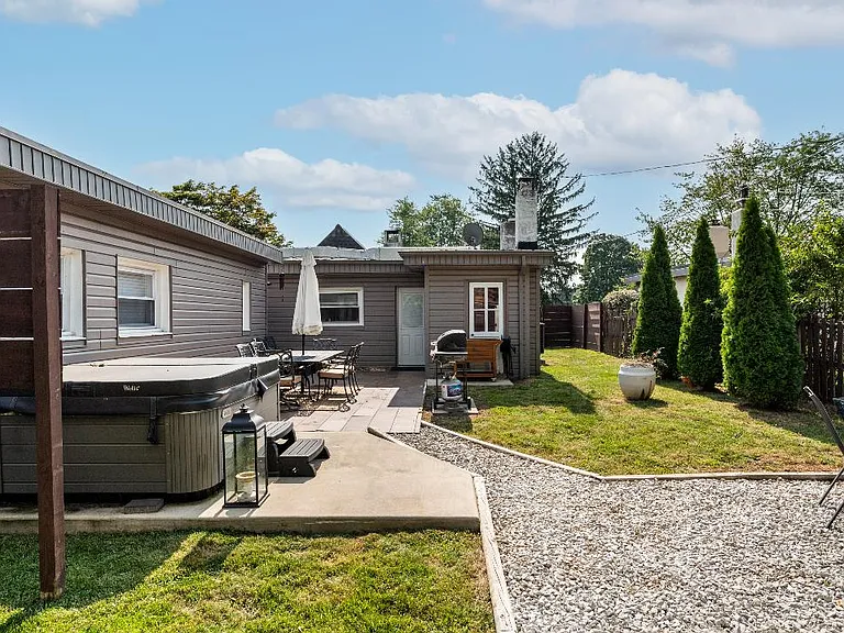 2205 Mary Ln — Photo 30