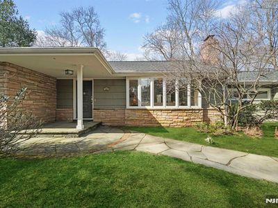 13 Orchard Dr, Upper Saddle River, NJ, 07458