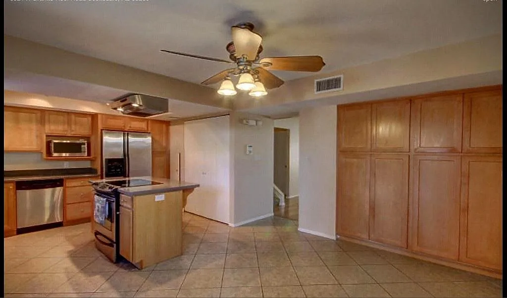 3 bed, 1.5 bath, 1408 sqft, $2,250 — Photo 3