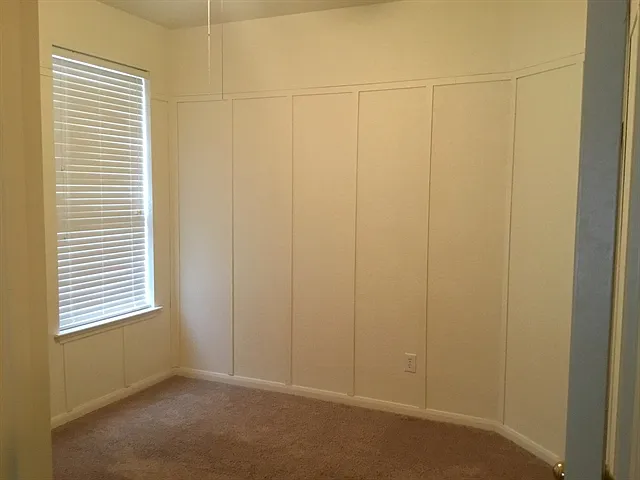 4702 Sebastopol Dr — Photo 10
