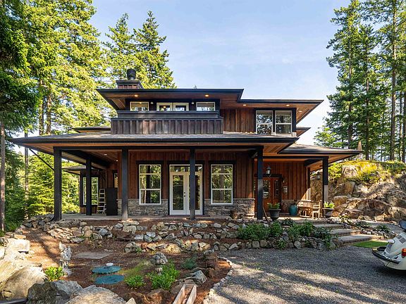 2nd image of 350 Salal Rd
