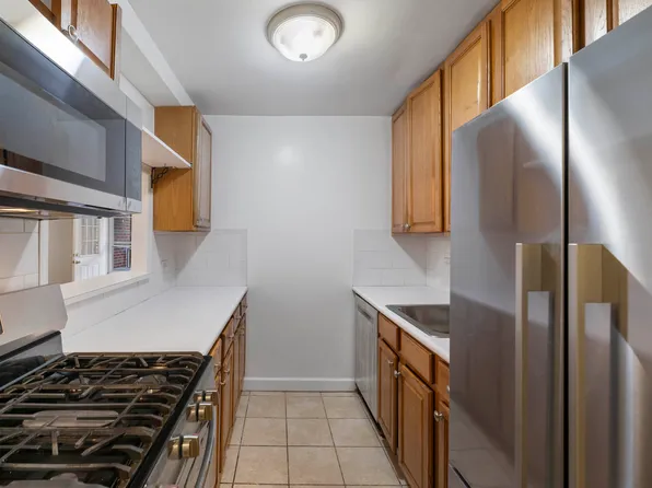 2750 Johnson Avenue image 3 of 11