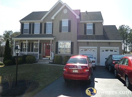 Ashton Model on over 1/2 acre in Brookville Manor w/ blt in pool