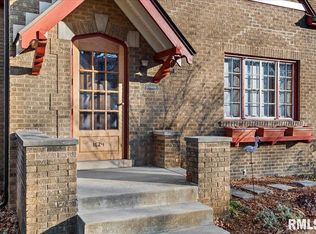 1624 Holmes Ave, Springfield, IL 62704