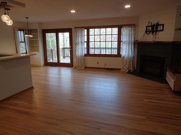 2nd image of 1008 S Glenwood Ave