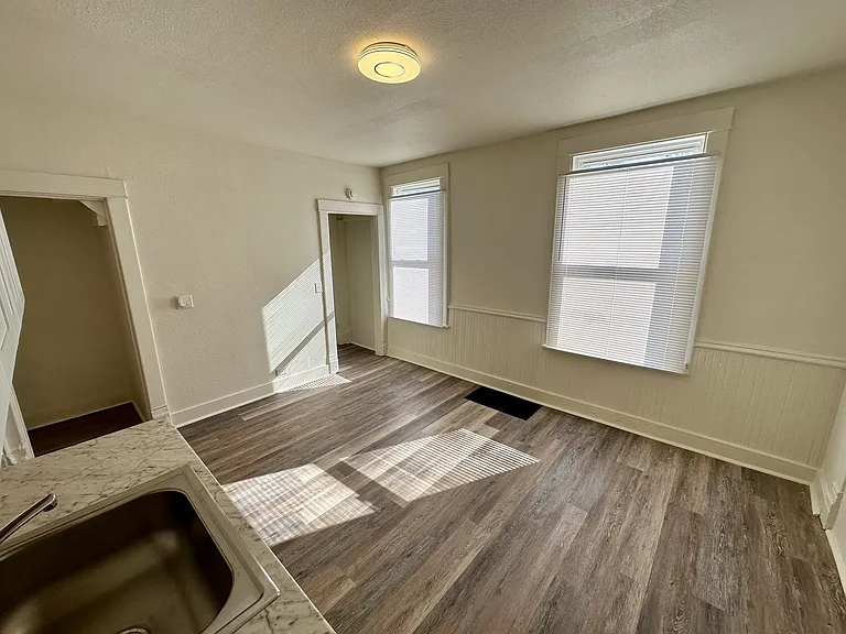 2700 W Marquette St — Photo 9