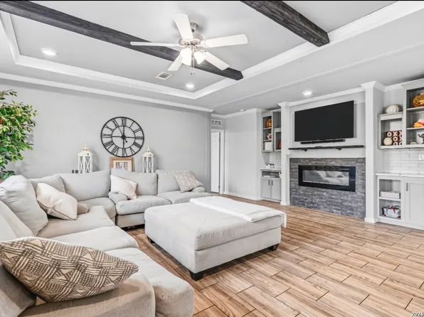 441 County Road 2615, Rio Medina, TX 78066