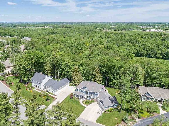 4th image of 733 Iron Horse Way
