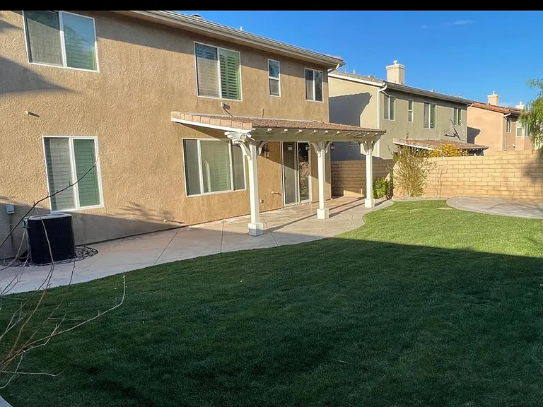 19712 Ellis Henry Ct — Photo 32