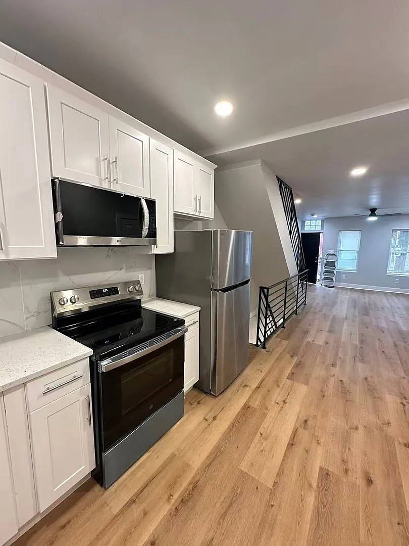 2b1.5b House In West Passyunk Area Available Now — Photo 3