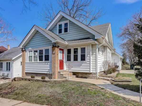 1044 North 70th STREET, Wauwatosa, WI 53213
