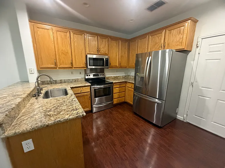 27 Swinford Ct — Photo 7