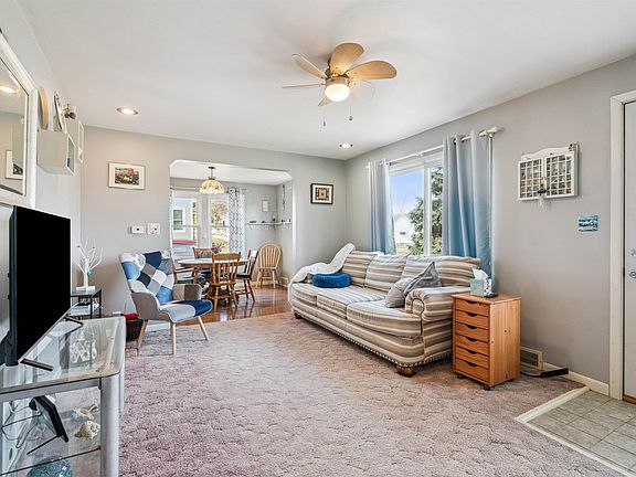 5th image of 607 5th Ave SW